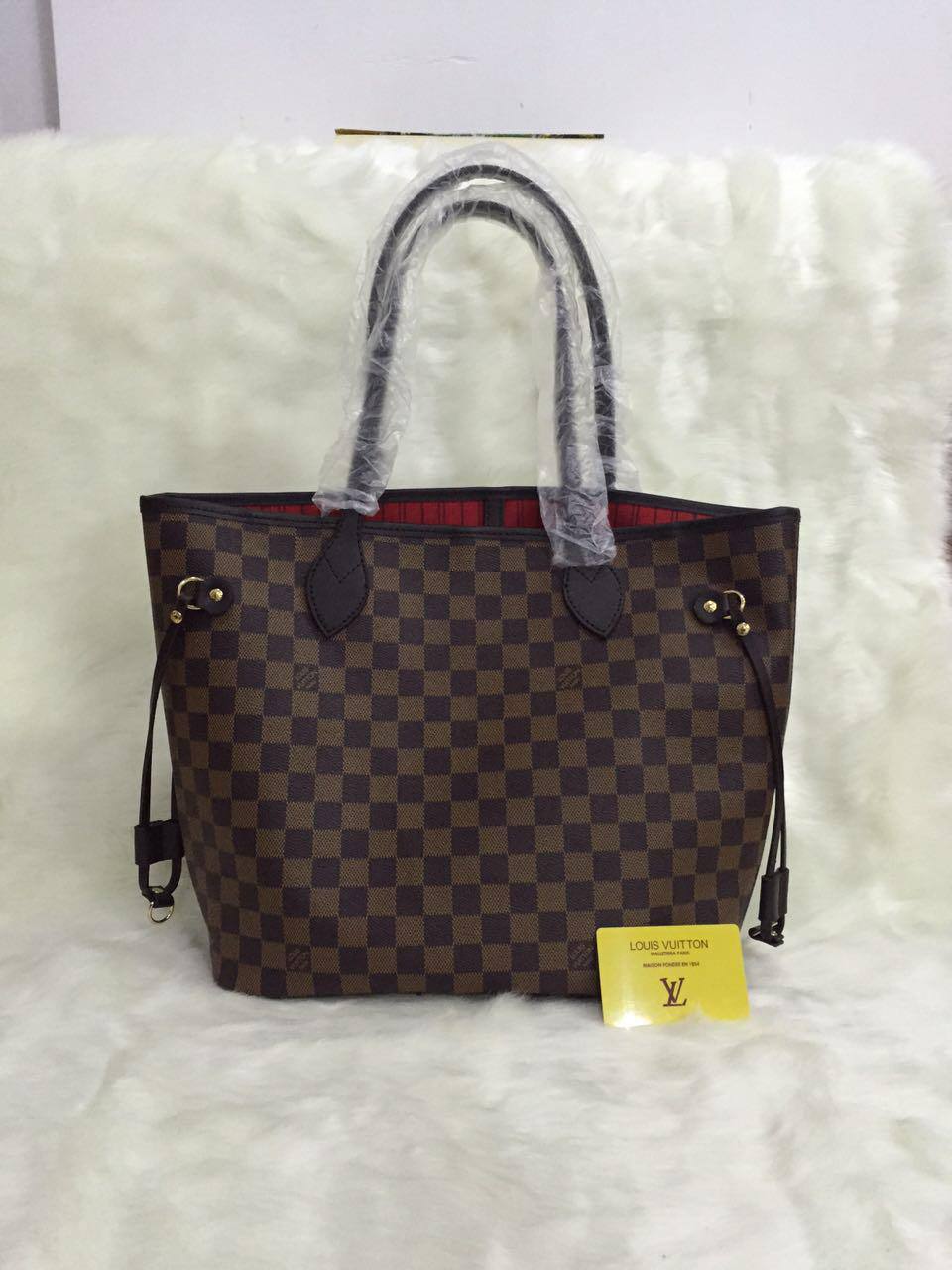 LV
Best quality
With box’s
🎁🎁🎁
95 dhs💓
size 41cm
Zain158
♥️♥️♥️