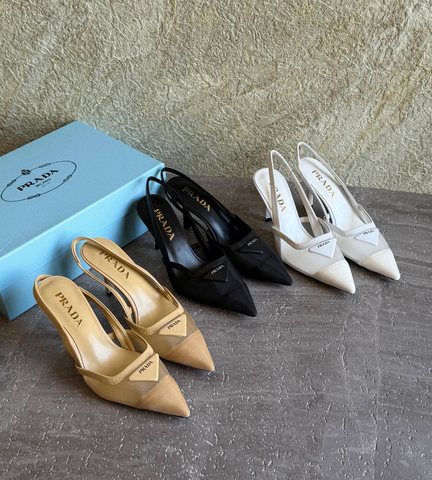 PRADA
SuperMaster Quality 💯
450 dhs✅
Size: 36-41💥
Zain171
♥️♥️♥️