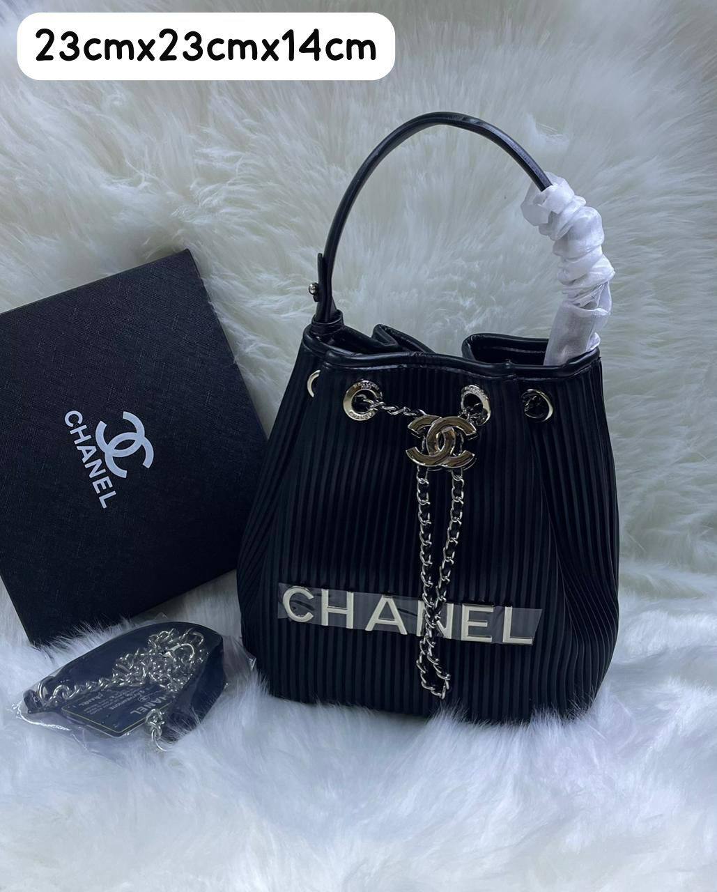 Chanel
100 dhs✅
Zain72
♥️♥️♥️