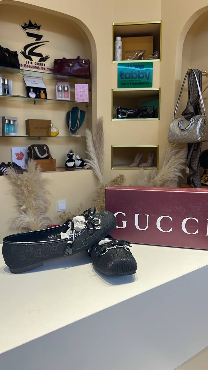 Gucci
105 dhs
36-41
Zain21
♥️♥️♥️