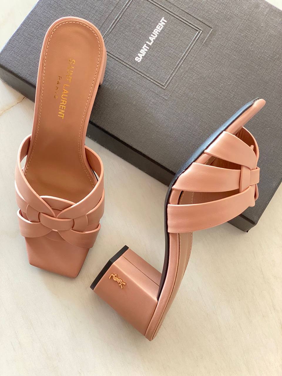 Ysl
Size 36…….41
AAA master quality
370 dhs✅
Zain180
♥️♥️♥️