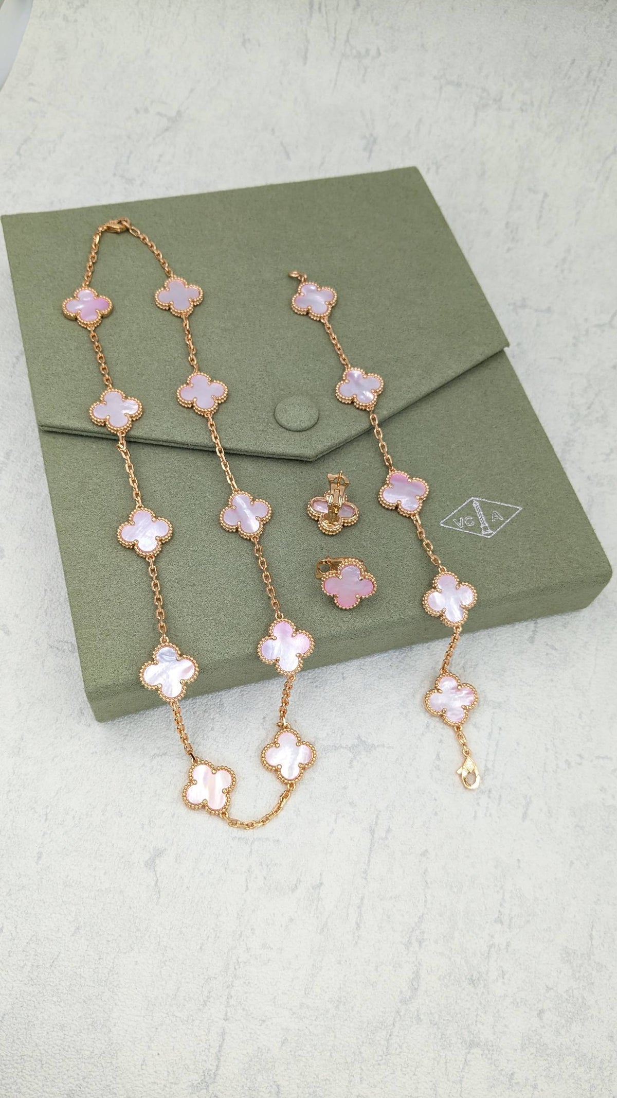 Van Cleef
Master Quality
Pink with Rosegold
Necklace, Earrings & Bracelet
280 dhs🇦🇪 with Normal Box 🎁
300 dhs🇦🇪 with Good Box 🎁345 dhs🇦🇪 with Master Box 🎁
Zain210
♥️♥️♥️
