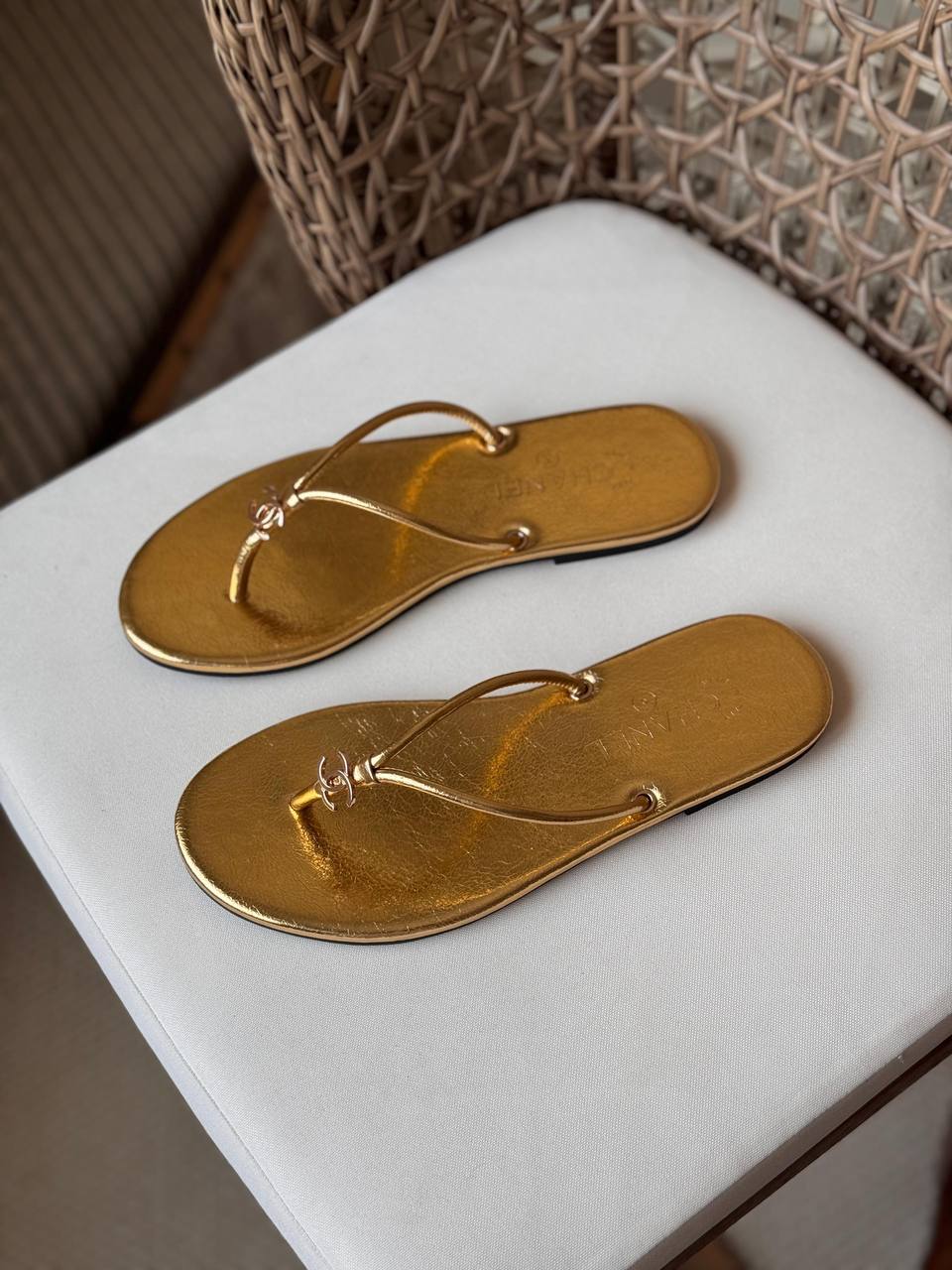 CHANEL 🩶
🤩Available new 😍😍
Size: 36 to 41
Super master quality
450 dhs✅
Zain198
♥️♥️♥️