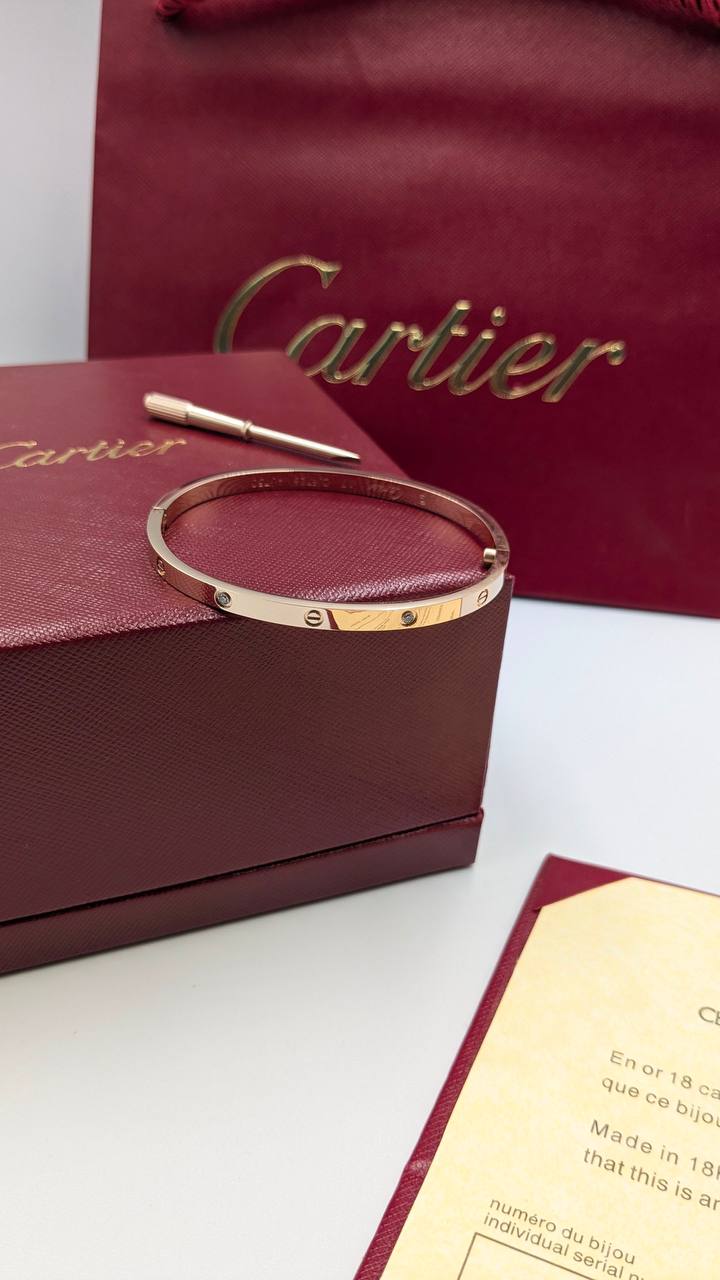 Cartier
*Master Quality*
Bangle
90 dhs✅ with Normal Box 🎁
110 dhs✅ with Good Box 🎁
140 dhs✅ with Master Box 🎁
Zain210
♥️♥️♥️