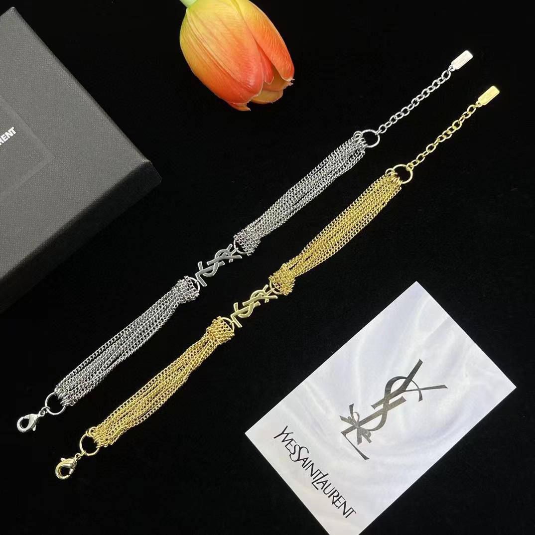 YSL Bracelet ☘️
Master quality
*45* AED normal box 📦
Zain48
♥️♥️♥️