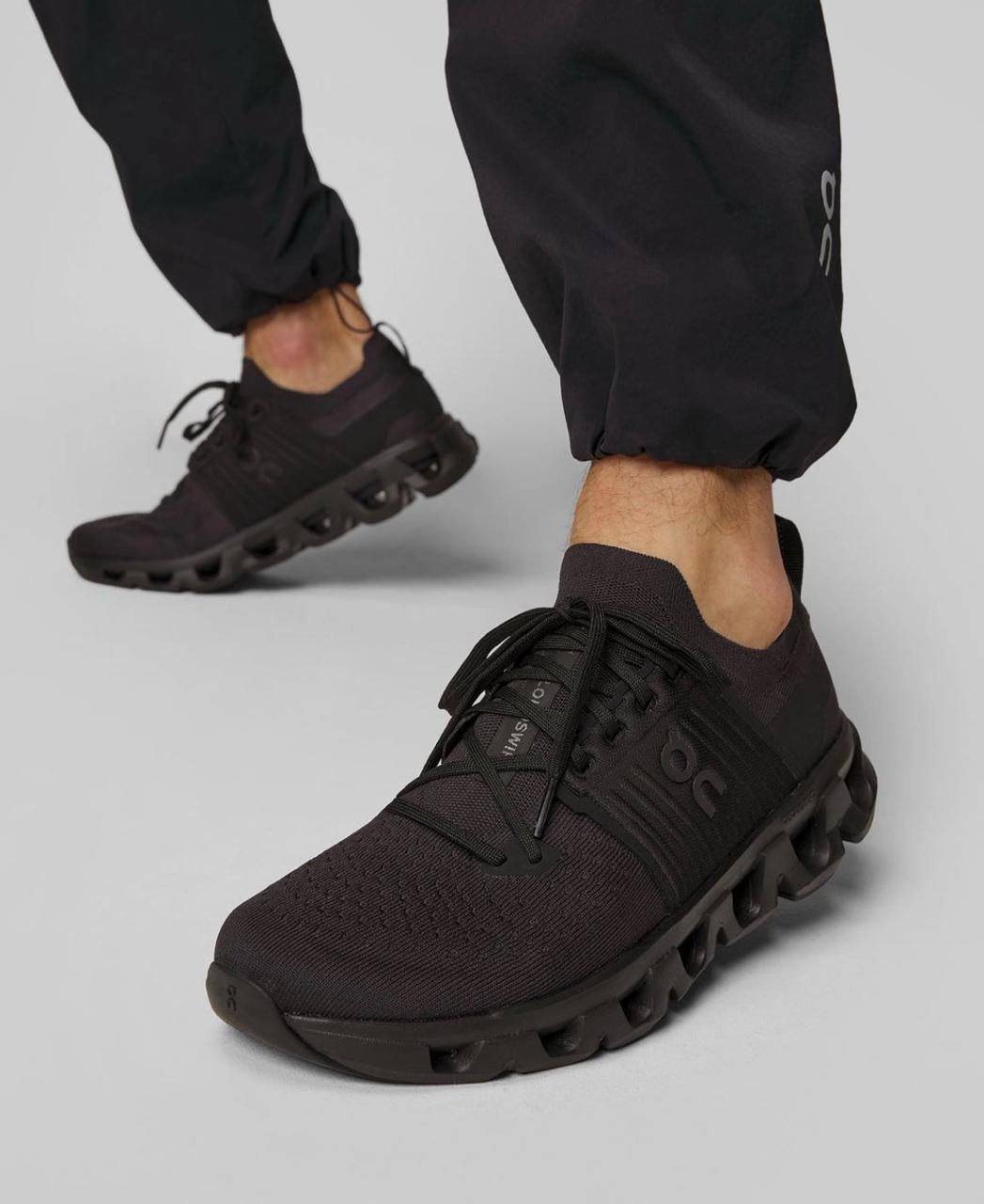 On Running Cloudswift 4 Black Eclipse,Size 36-45 ,
230 dhs👑
Zain18
♥️♥️♥️