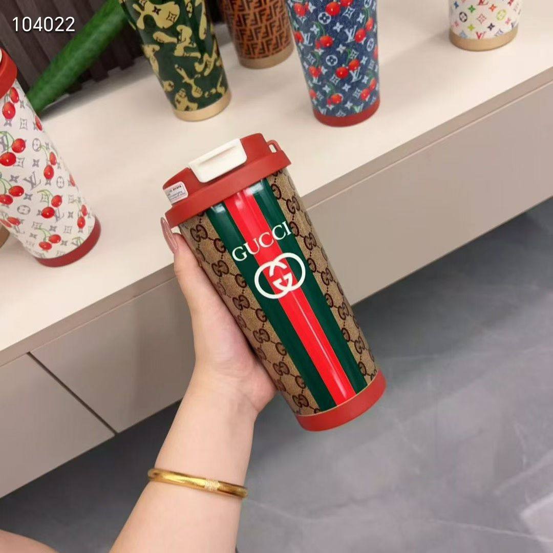 BOTTLES
70 dhs✅
Zain263
♥️♥️♥️