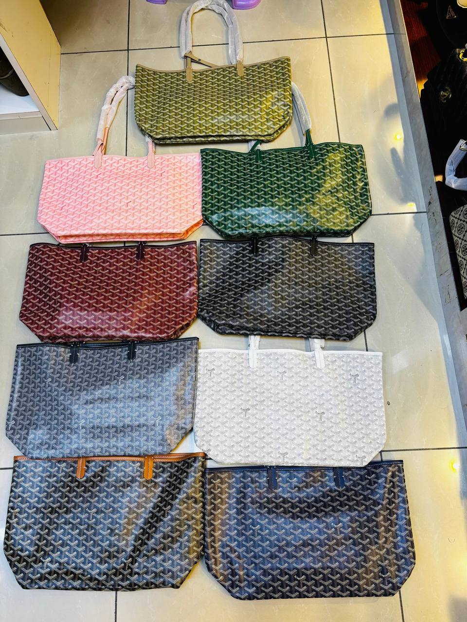 Goyard
80 dhs❤️
Zain12
♥️♥️♥️