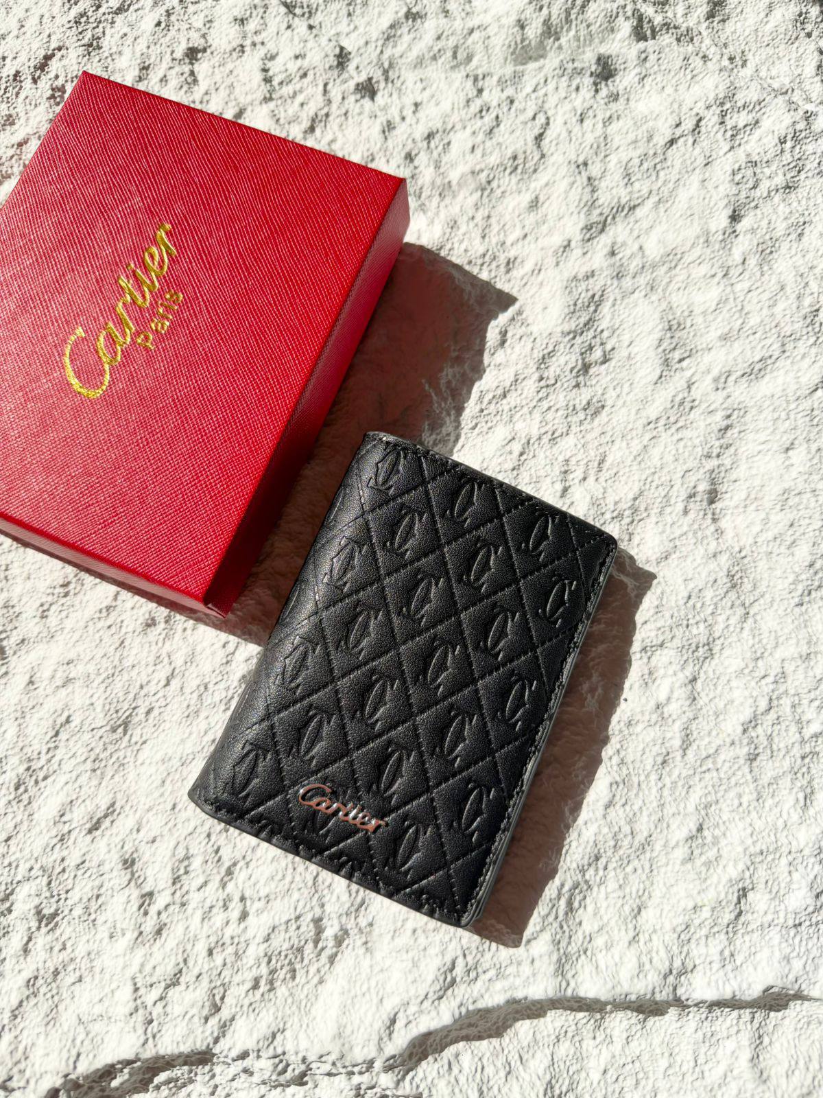 Cartier Wallet
60 dhs💓
Zain33
♥️♥️♥️