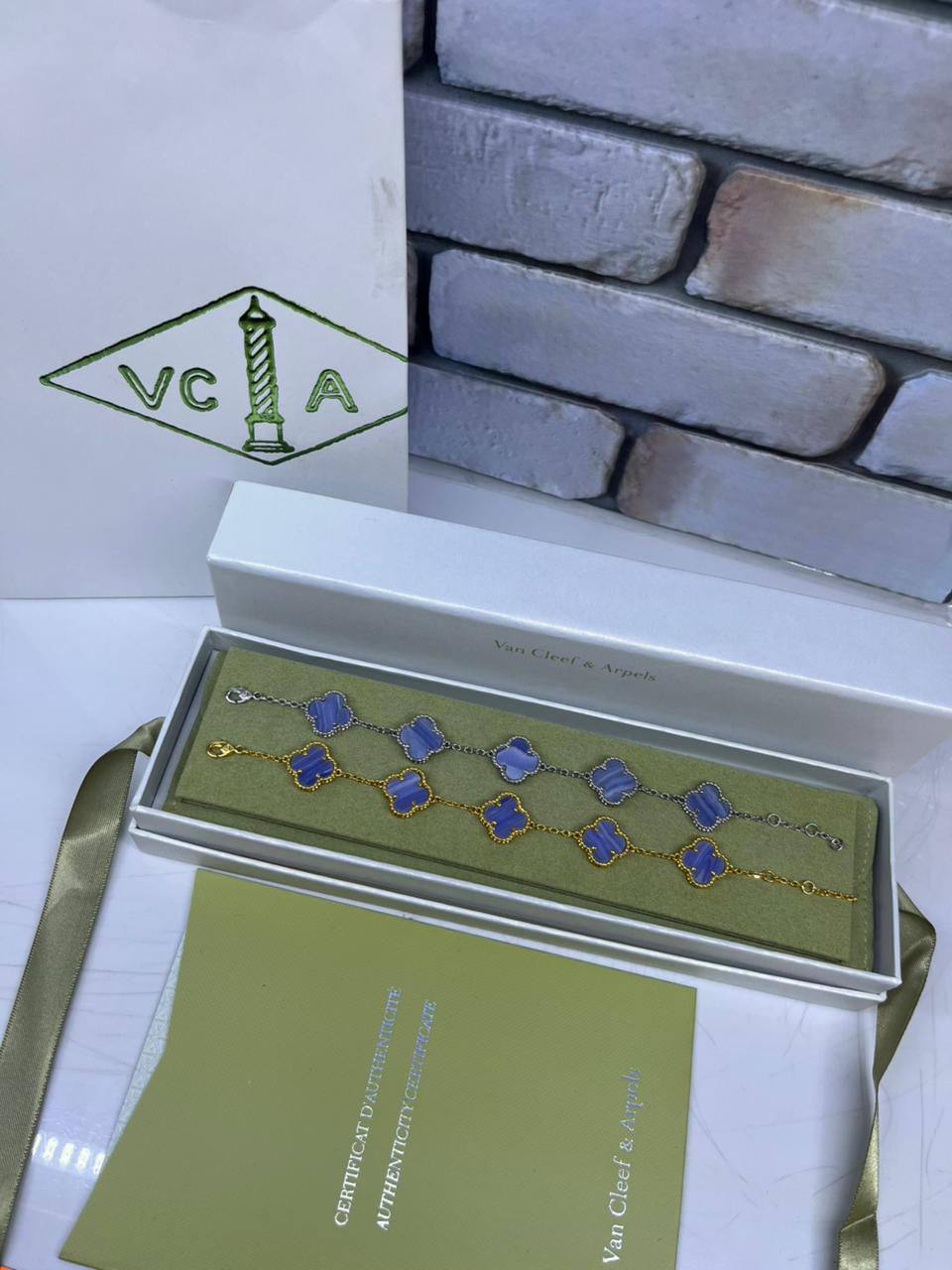 VCA ❤️🔥*
Bracelet 🦋
Copy one ✨
Offer price 🐦🔥
With normal boxes 📦
40 dhs🪙🌨️
With master box 📦
75 dhs🪙🌨️
Zain216
♥️♥️♥️