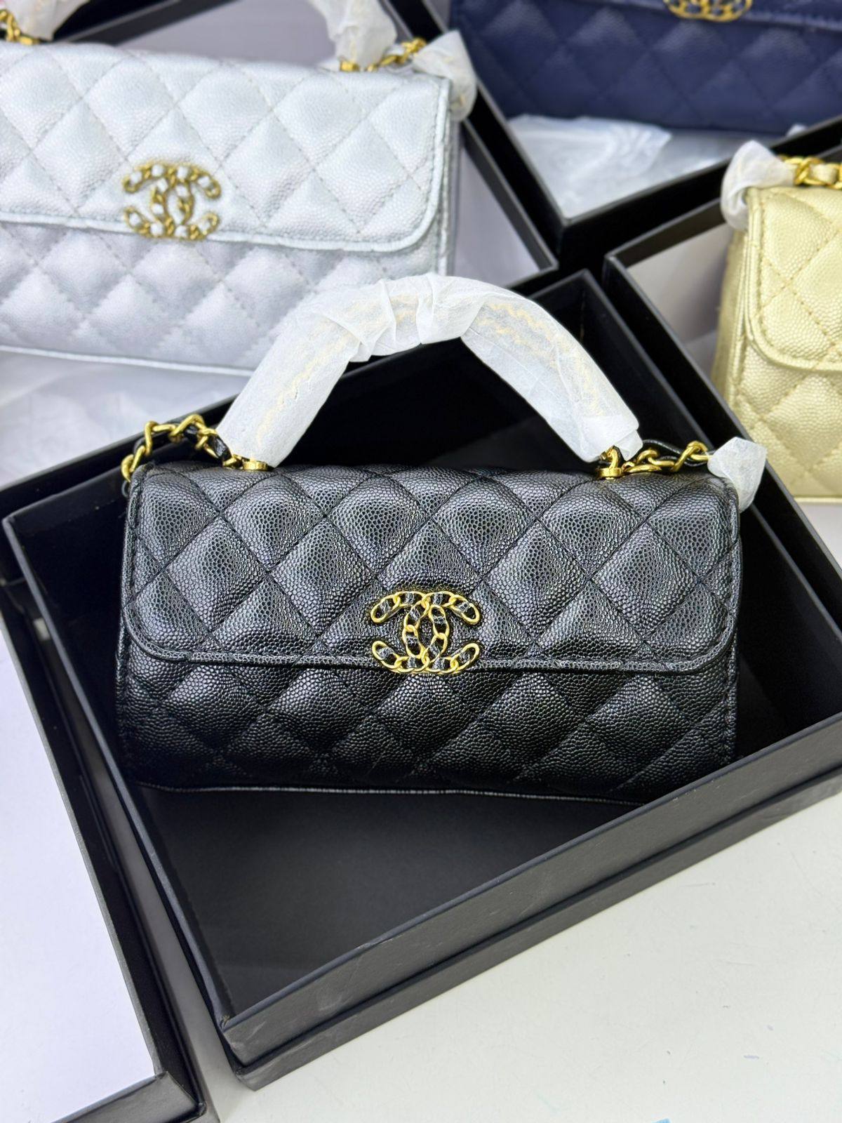 CHANEL 23P KELLY🆕
GOOD QUALITY ☘️
95 dhs🪙🌨️
WITH BOX 📦
Zain28
♥️♥️♥️