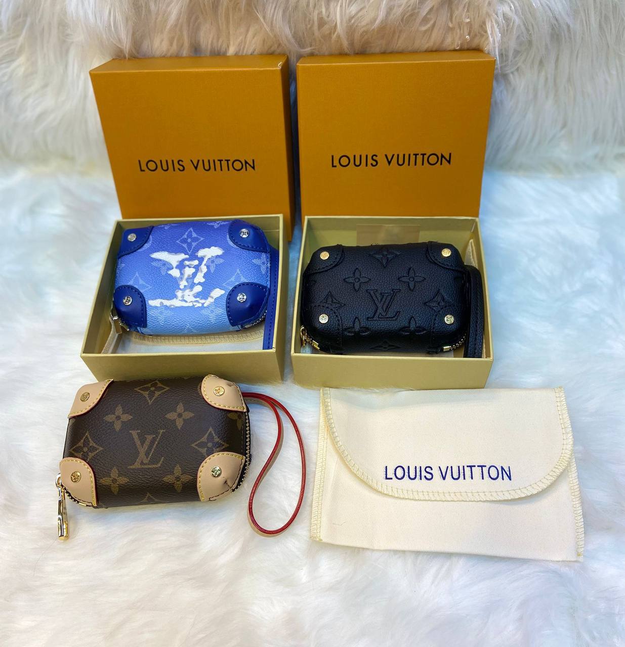 LV
Master
Mini Bags
130 dhs✅
Zain107
♥️♥️♥️