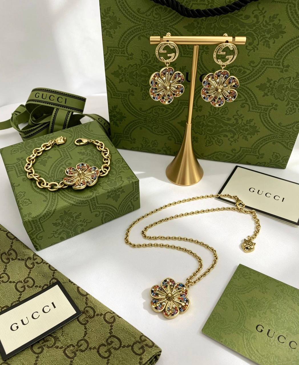 GUCCI SET
MASTER💫✨
150 DHS✅
WITH SMALL BOX AND PAPER BAG🛍️🎁
Limited Stock🌟
Zain89
♥️♥️♥️