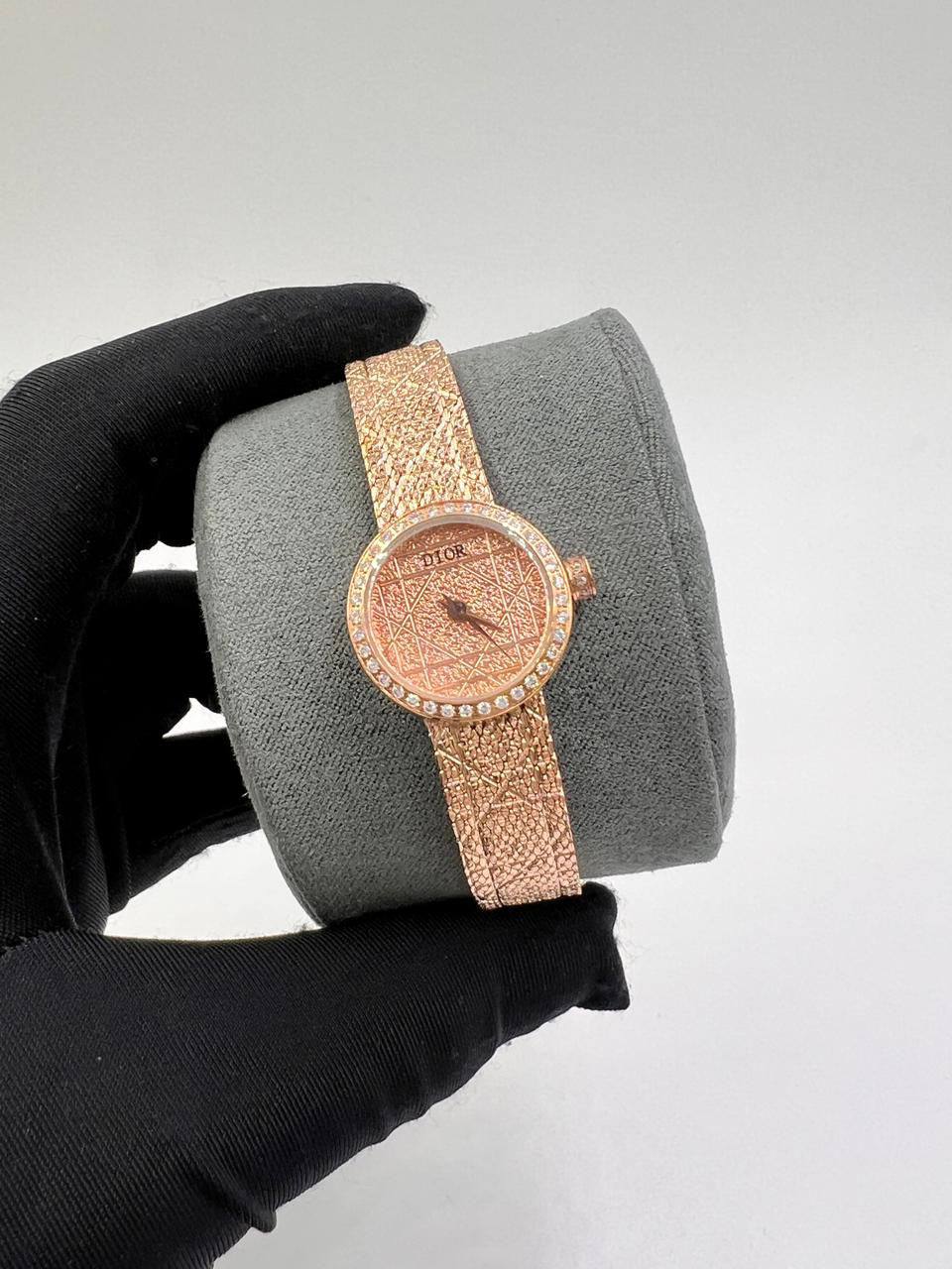 Dior
high quality
280 dhs✅
Zain85
♥️♥️♥️