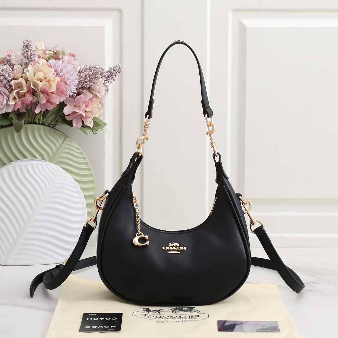 Coach
High quality
With box
110 dhs✅
Zain50
♥️♥️♥️