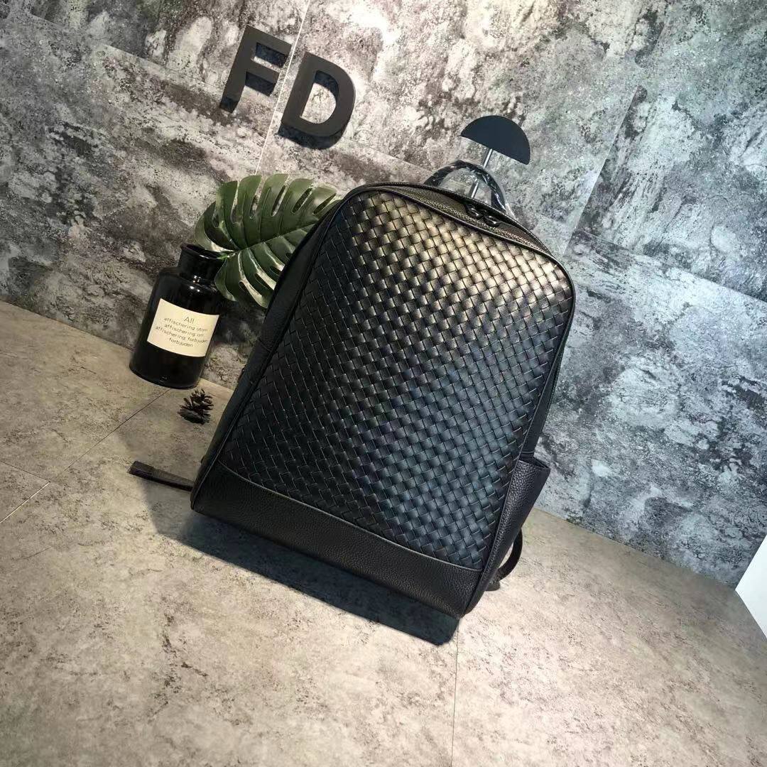 BOTTEGA
BACKPACK COPY ONE NEW CAME UNISEX ,
235 dhs🇦🇪🇦🇪
Zain39
♥️♥️♥️