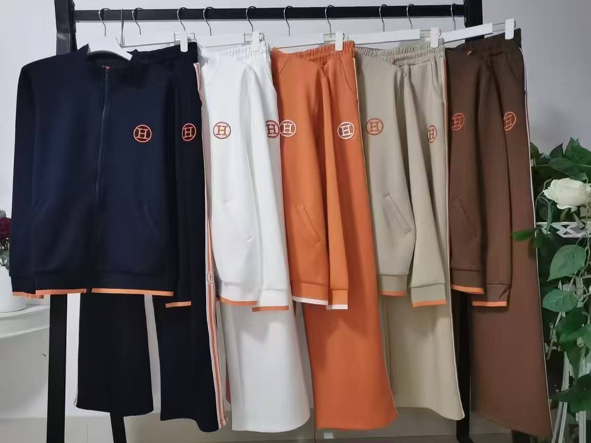 New Hermes
M-L-XL -XxL size have
130 dhs🪙🌺
Zain140
♥️♥️♥️