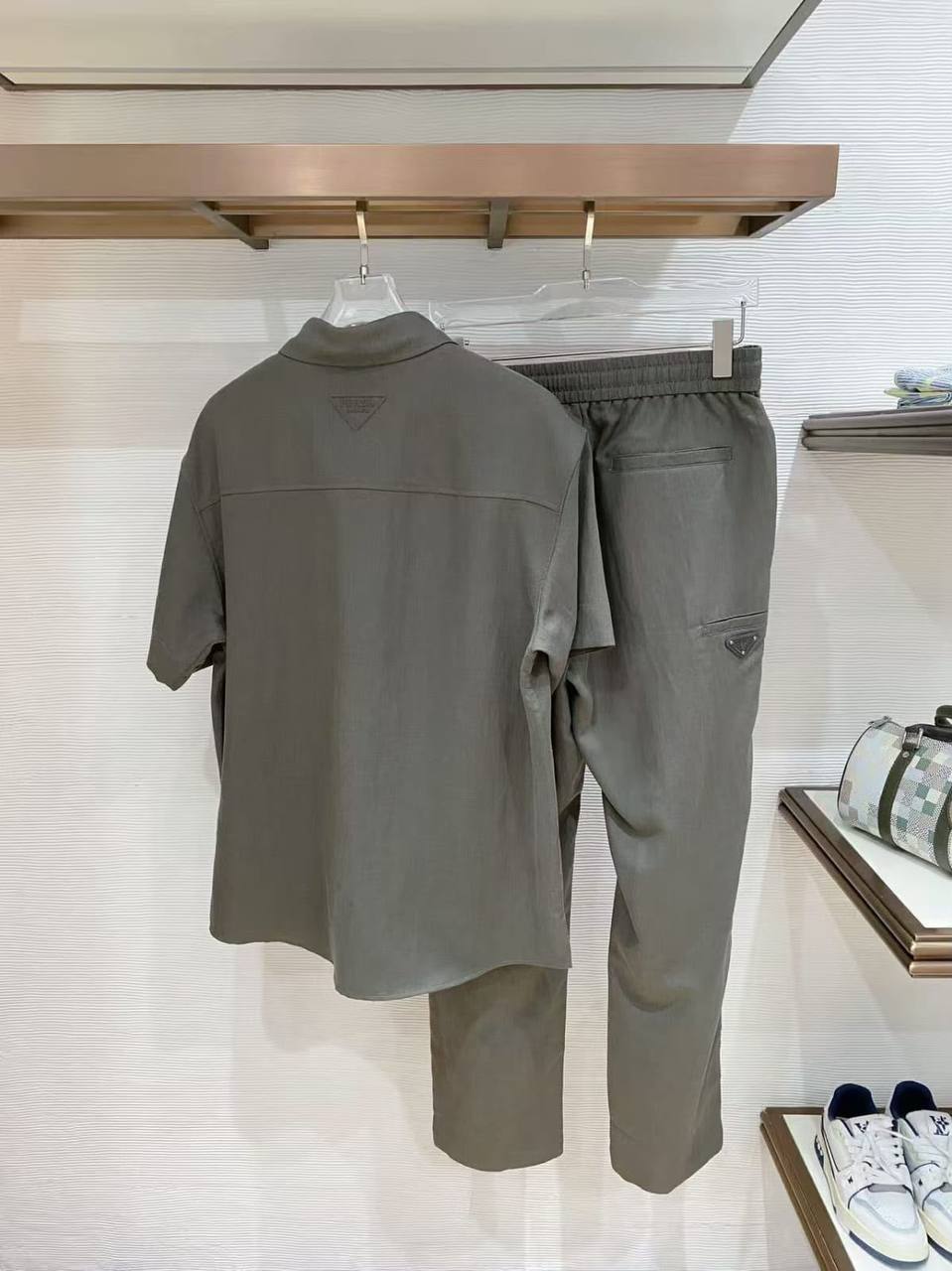 PRADA
Super Master quality
Sizes: M L XL 2XL
850 dhs🇦🇪🇦🇪🇦🇪
Zain330
♥️♥️♥️