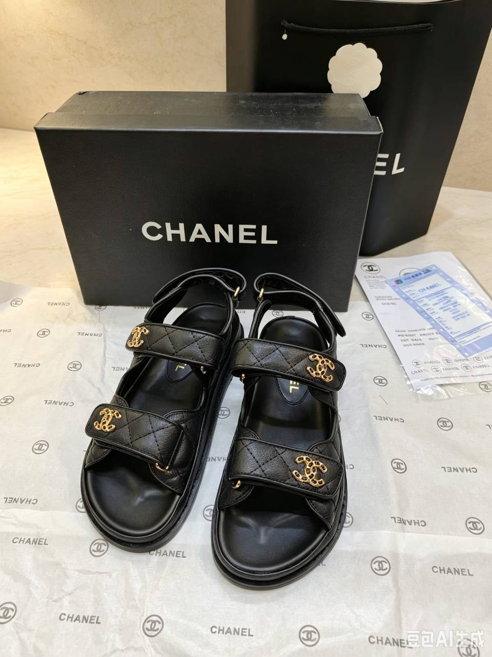 NEW CAME
CHANEL SANDAL
GOOD QUALITY✅
130 dhs🇦🇪🇦🇪
36 TO 41
Zain40
♥️♥️♥️