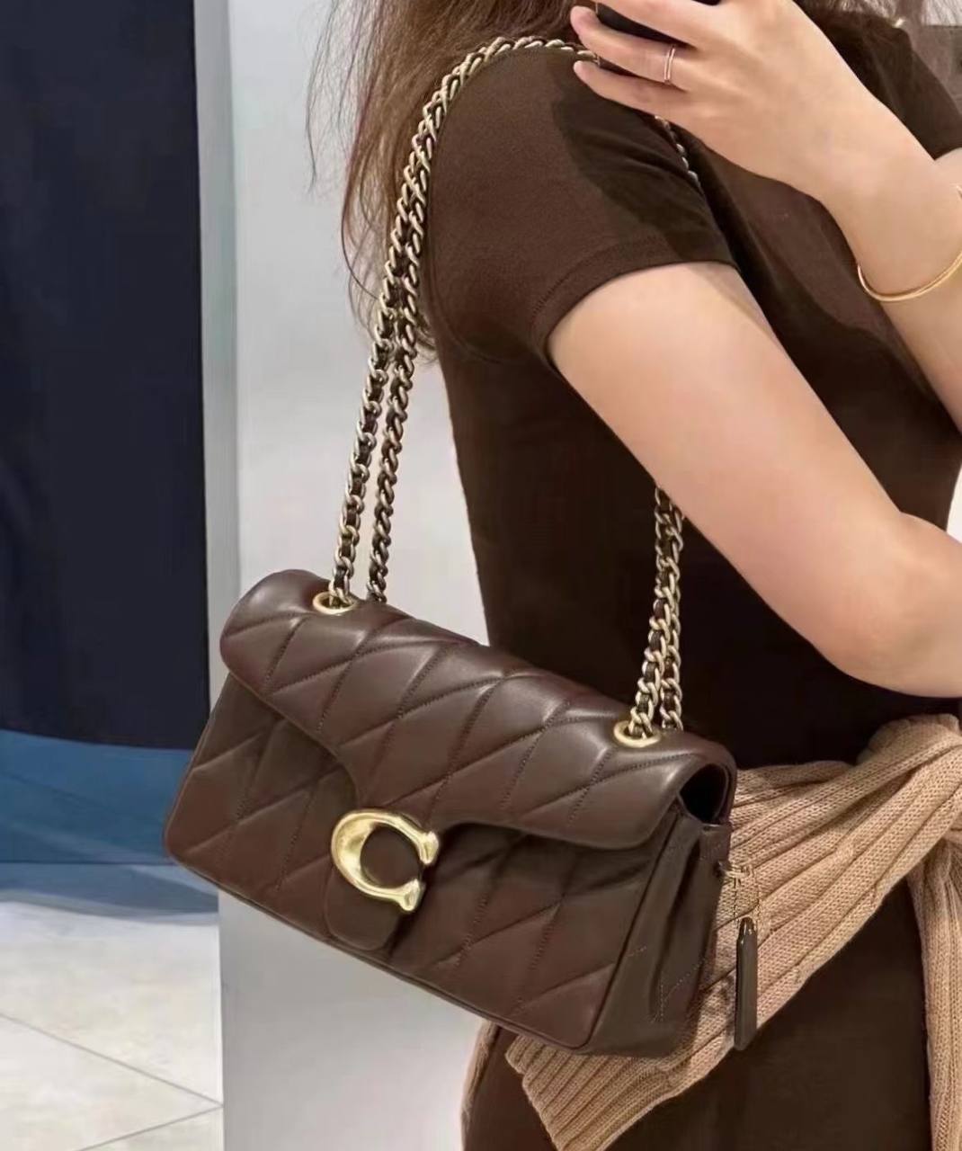 Coach
Size:26cm
With box 🎁🎁🎁
100 dhs💓
Zain148
♥️♥️♥️
