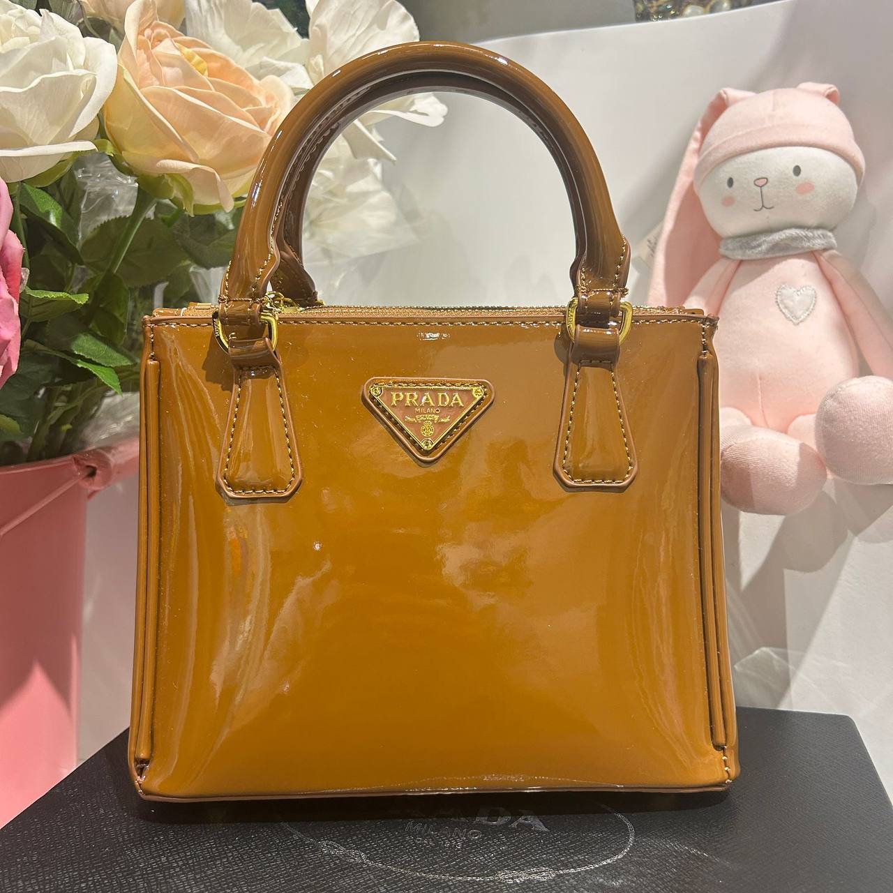 PRADA
With box
🎁🎁🎁
75 dhs✅
Zain44
♥️♥️♥️