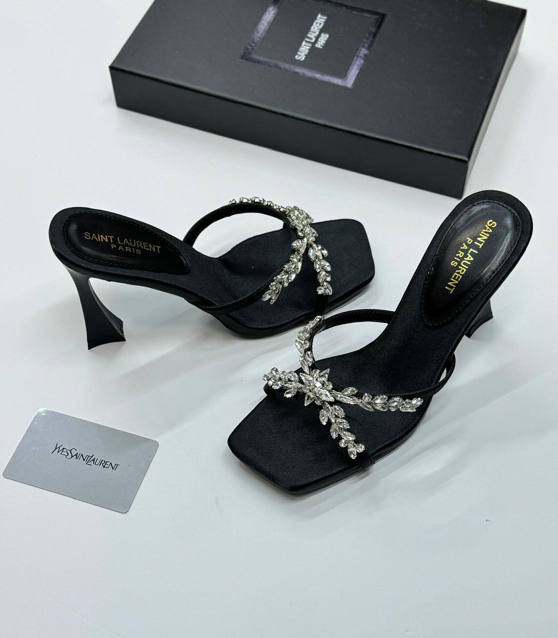 Gucci
Size 36_41
110 dhs🪙🌨️
Zain21
♥️♥️♥️