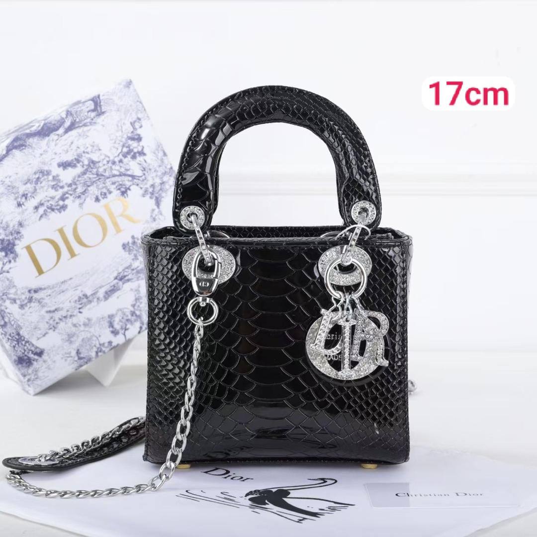 Dior
105 dhs✅
with box
Zain26
♥️♥️♥️