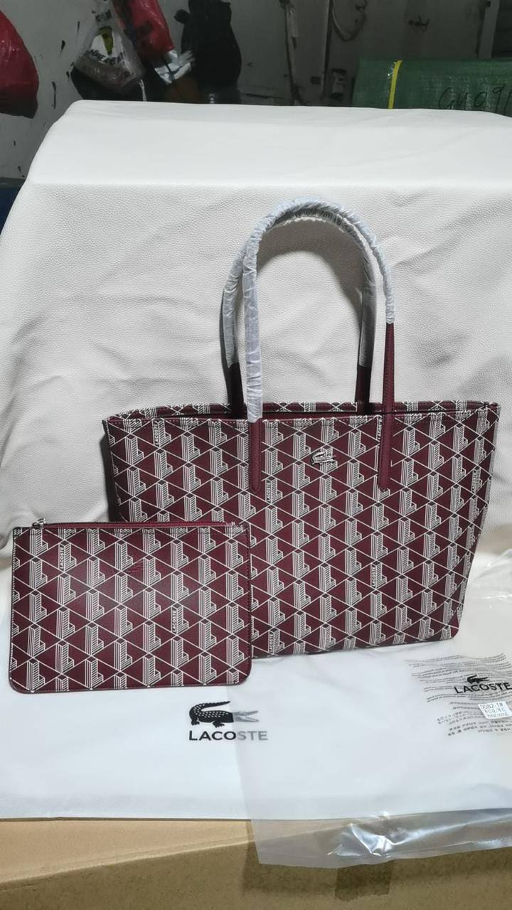🌟 LACOSTE 2 in 1
Double-sided usable bag
1⃣️First quality
Size: 47 * 29 cm
80 dhs❣️
Zain115
♥️♥️♥️