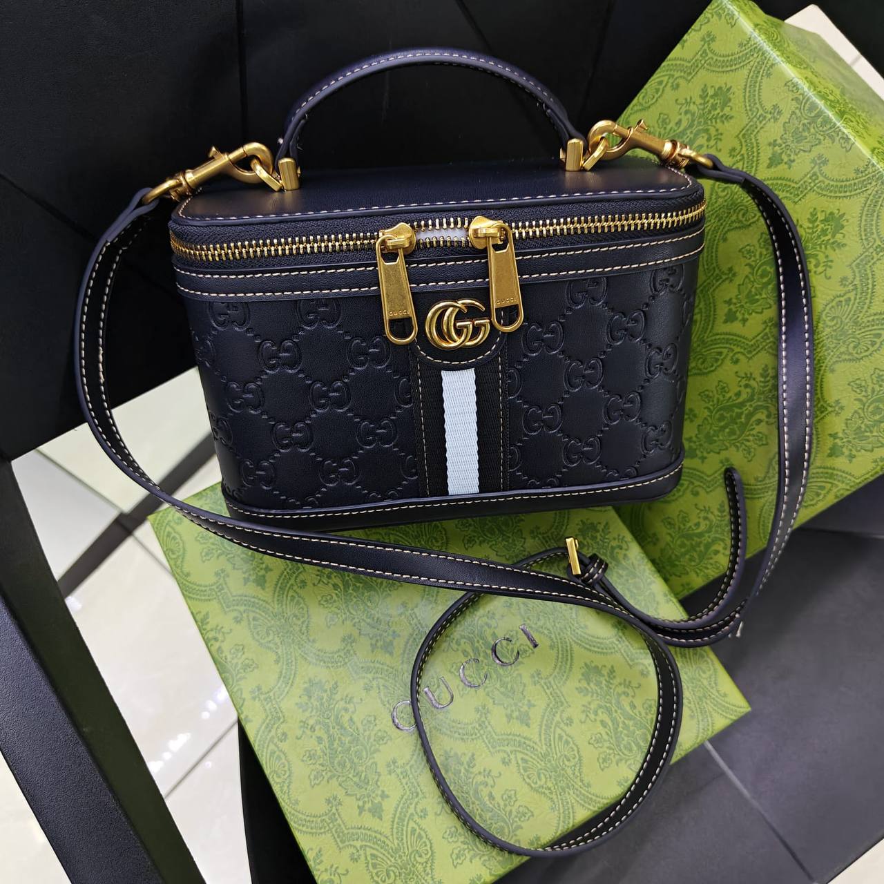 Gucci
100 dhs✅
with box
🎁🎁🎁
Zain235
♥️♥️♥️