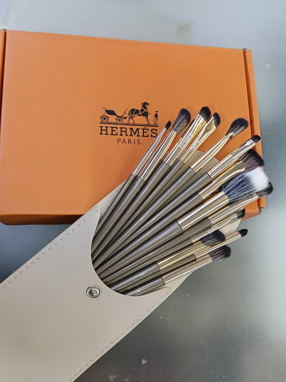 HERMES BRUSH
55 dhs✅
Zain01
♥️♥️♥️