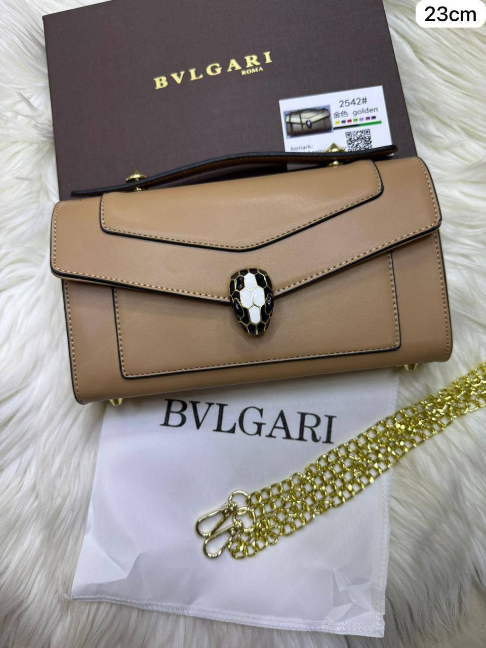 🌟 Bvlgari Forever hot design ❤️🔥
1️⃣ First quality +🎁
Size : 23 * 14 cm
95 dhs✅
with box🎁
Zain115
♥️♥️♥️