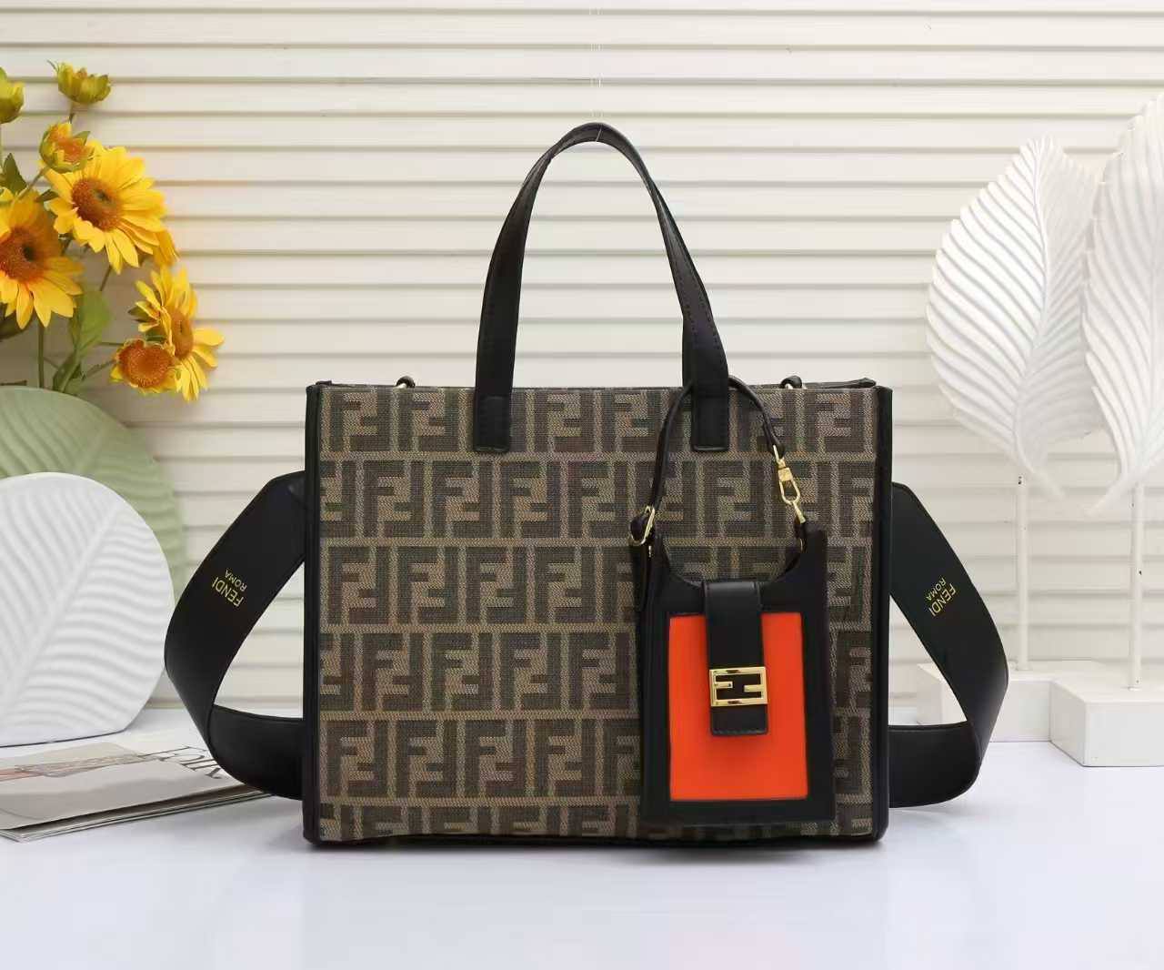 FENDI Roma FF Jacquard
Sunshine Shopper Bag
Canvas Material
Size : 36 cm
Without BOX
100 dhs✅
Zain239
♥️♥️♥️