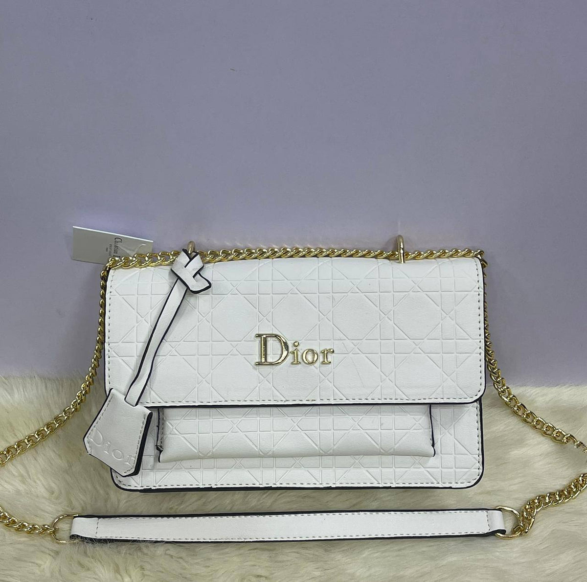 Dior
80 dhs🇦🇪🇦🇪
Zain50
♥️♥️♥️