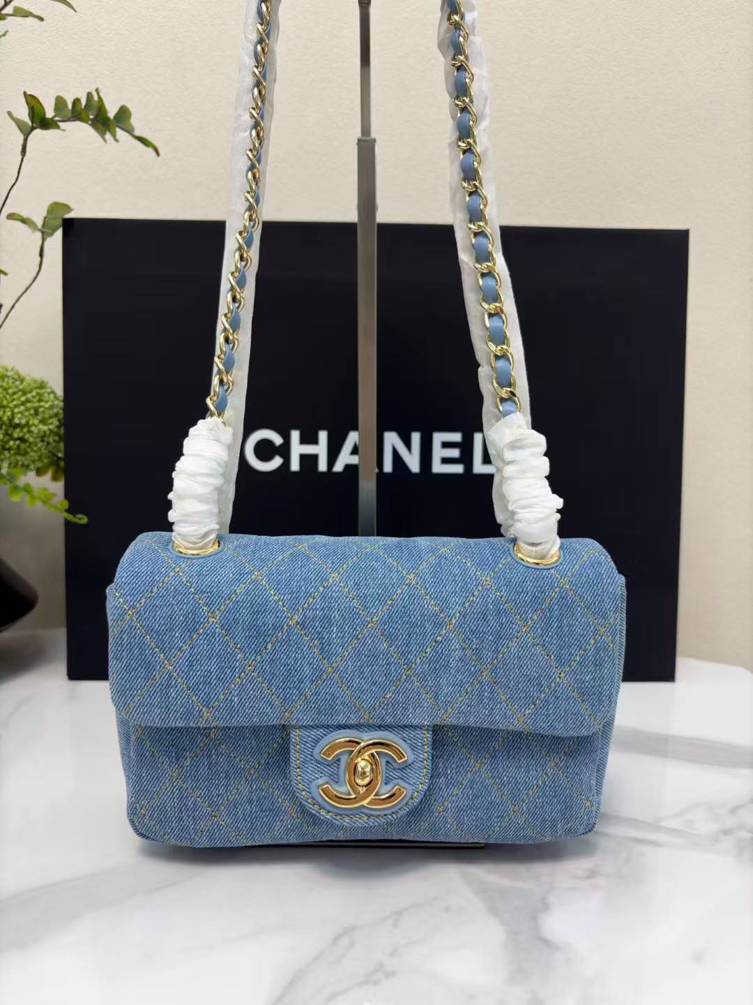Chanel
new arrival
270 dhs🇦🇪🇦🇪
20cm
Zain228
♥️♥️♥️