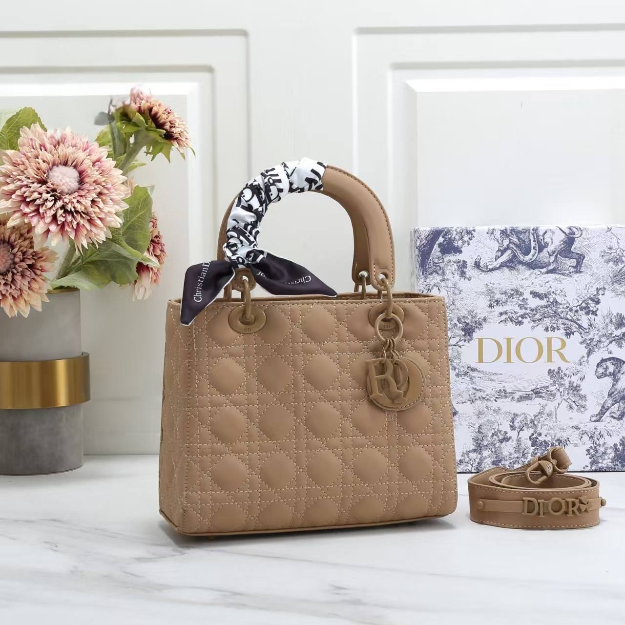 Dior
ᴍᴀᴛᴛᴇ ʟᴇᴀᴛʜᴇʀ ᴍᴀᴛᴇʀɪᴀʟ
ᴡɪᴛʜ ᴛᴡɪʟʟʏ ɪɴᴄʟᴜᴅᴇ
ᴡɪᴛʜ BOX
🎁🎁🎁
*sɪᴢᴇ: 24 cm = Pʀɪᴄᴇ 110 ᴅʜs*
*sɪᴢᴇ: 30 ᴄm = Pʀɪᴄᴇ 100 ᴅʜs*
Zain31
♥️♥️♥️