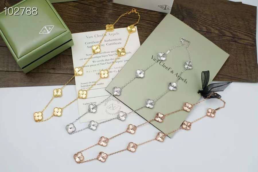 NECKLACE
VCA MASTER 💫✨
115 DHS✅
WITH BOX AND PAPER BAG🛍️🎁
Zain89
♥️♥️♥️
