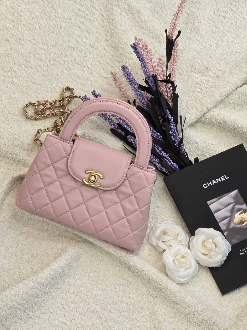 Chanel
20Cm
240 dhs🪙🌨️
Zain131
♥️♥️♥️