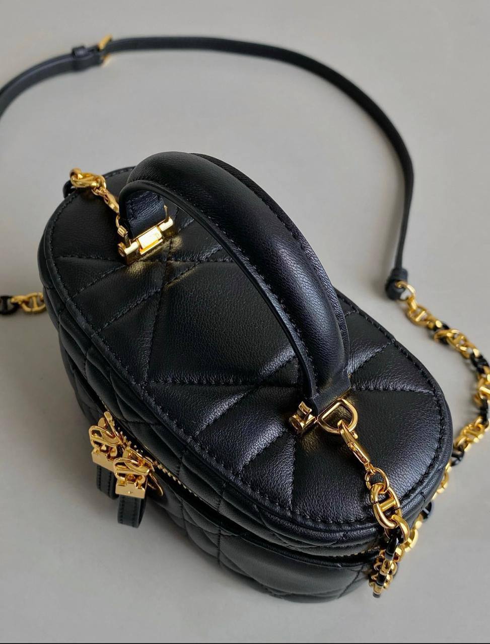 Chanel 💕💕✨
Super master quality 🔥🔥
Available ✨💕💕
With full packing 📦🎀
For Price 👇 WTSP Text Zain 0568585901
Zain252
♥️♥️♥️