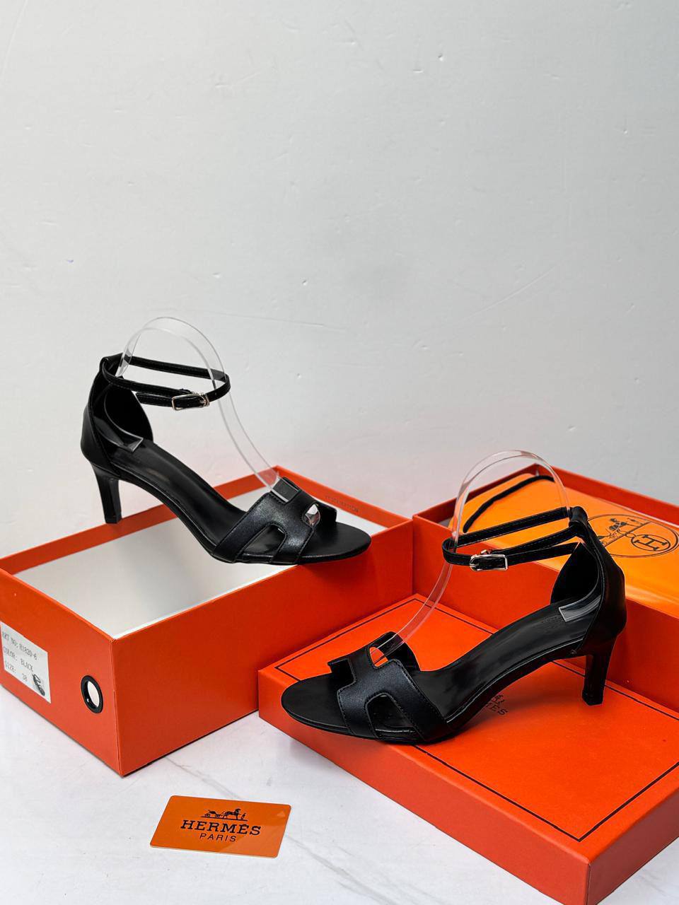 Hermes
New arrived
size 36 to 41
110 dhs❤️
Zain21
♥️♥️♥️