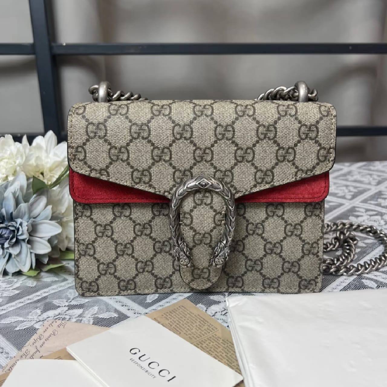 Gucci
High quality
Size: 20×15×6cm
With box
🎁🎁🎁
95 dhs💓
Zain50
♥️♥️♥️