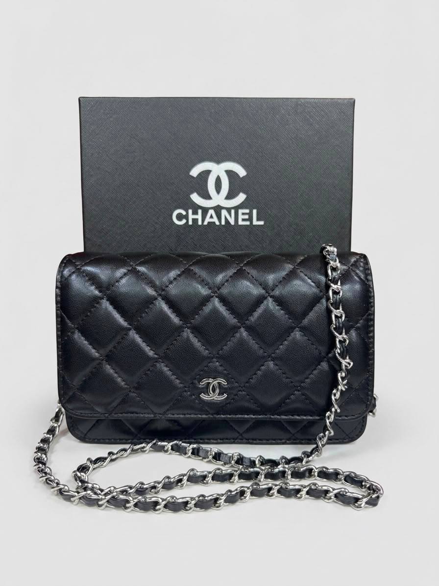 Chanel
High quality
With box
100 dhs✅
Zain50
♥️♥️♥️