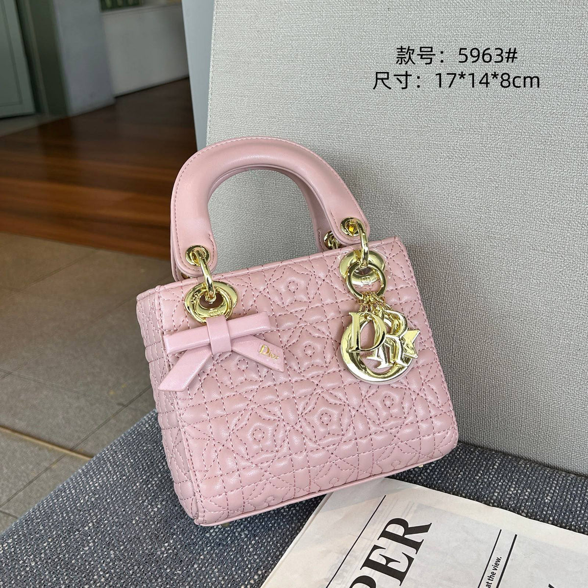 Dior
130 dhs✅✅
Zain158
♥️♥️♥️