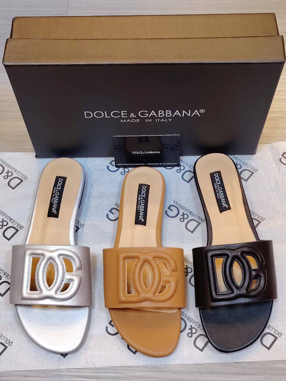 D&G
New coming
Size 36 To 41
90 dhs❣️
Zain120
♥️♥️♥️