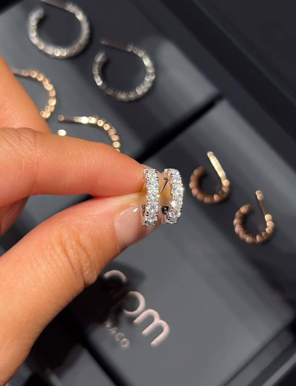 APM set* 🎊
Necklace
Earrings
Bracelet
Ring 💍
*Master Quality* 🦋
370 dhs🗽
master box 🗃️
Zain48
♥️♥️♥️