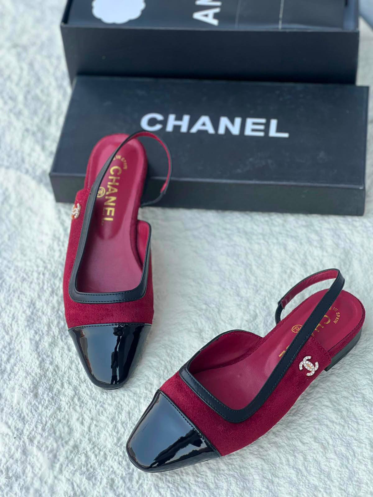 CHANEL
SIZE 36-41
105 dhs🇦🇪🇦🇪
Zain21
♥️♥️♥️
