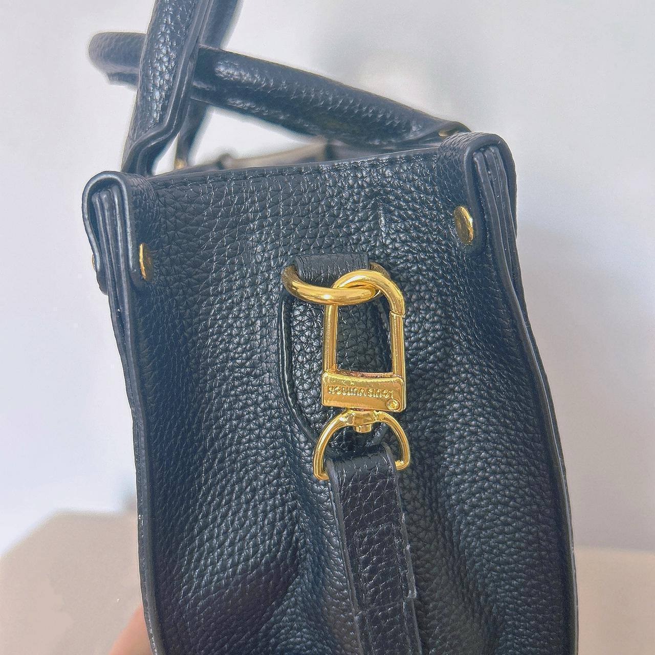 LV
25 cm
65 dhs✅
Zain17
♥️♥️♥️