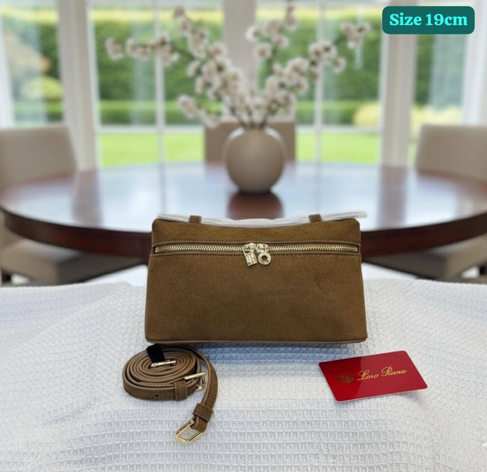 Loro Piana
Good quality
with box
🎁🎁🎁
80 dhs🪙🖤
Zain186
♥️♥️♥️
