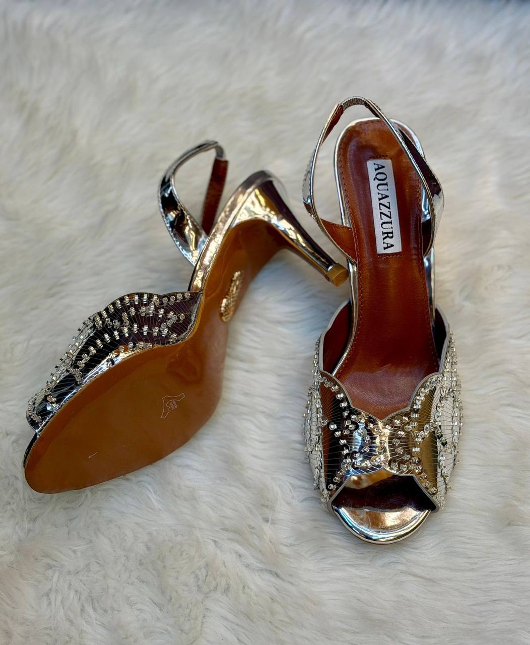 AQUAZZURA heels
good Quality
Size 36-41
160 dhs✅
Zain296
♥️♥️♥️