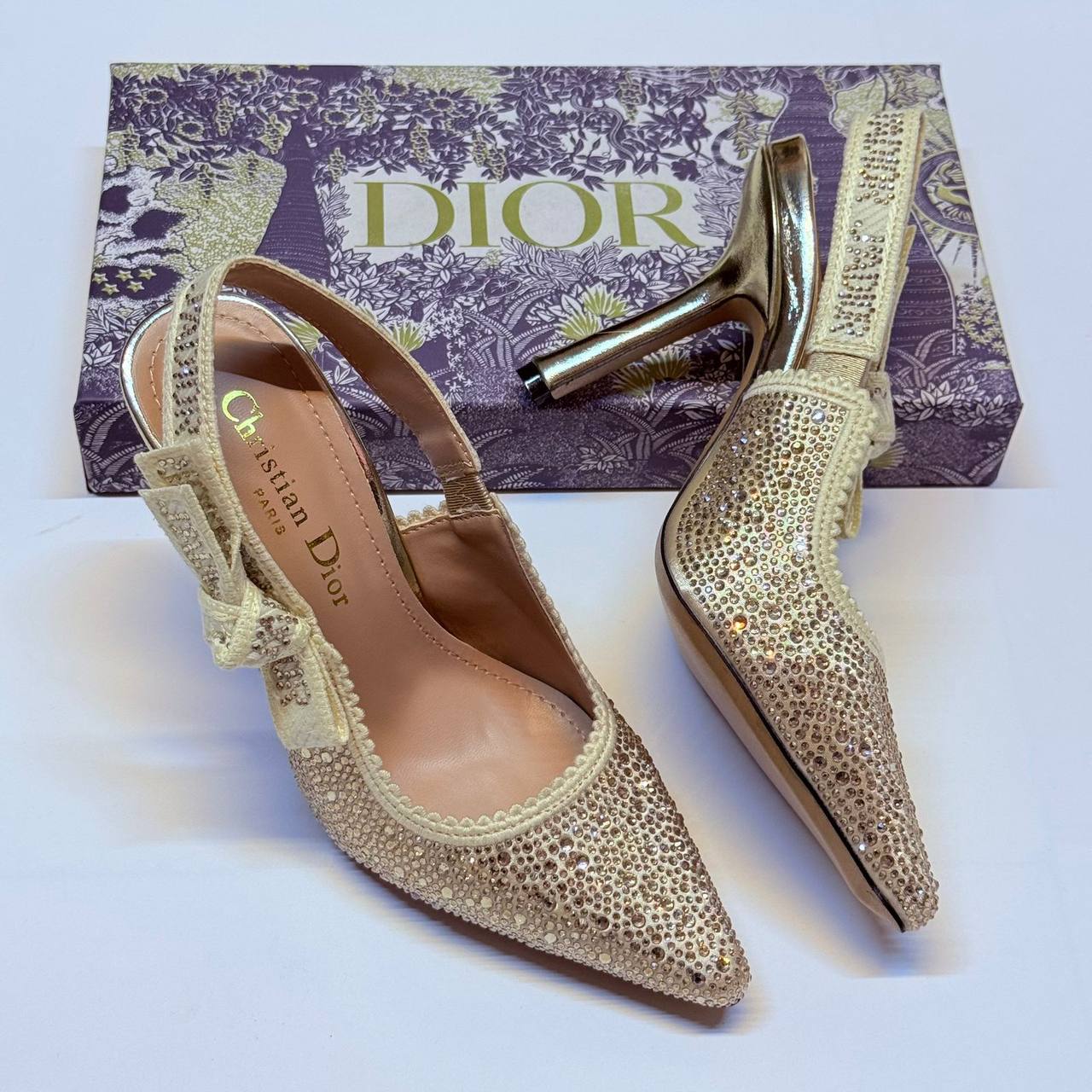 NEW CAME
DIOR HEEL
GOOD QUALITY
130 dhs✅
Size 36 TO 41
Zain40
♥️♥️♥️