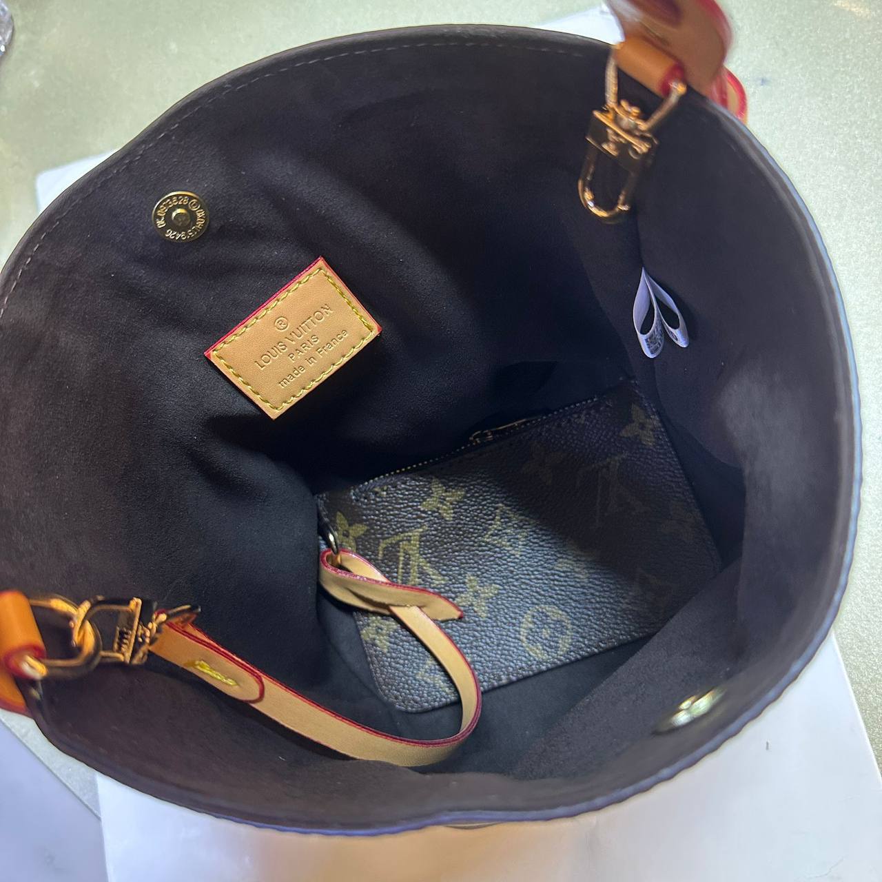 LV
NEW CAME GOOD QUALITY
WITH BOX
🎁🎁🎁
100 dhs🌺
Zain39
♥️♥️♥️